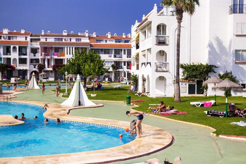 Apartments Kione Playa Romana Park - image 41