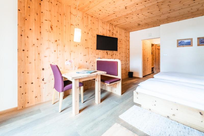 Superior Double or Twin Room image 4