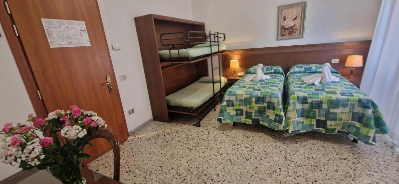 Triple Room image 4