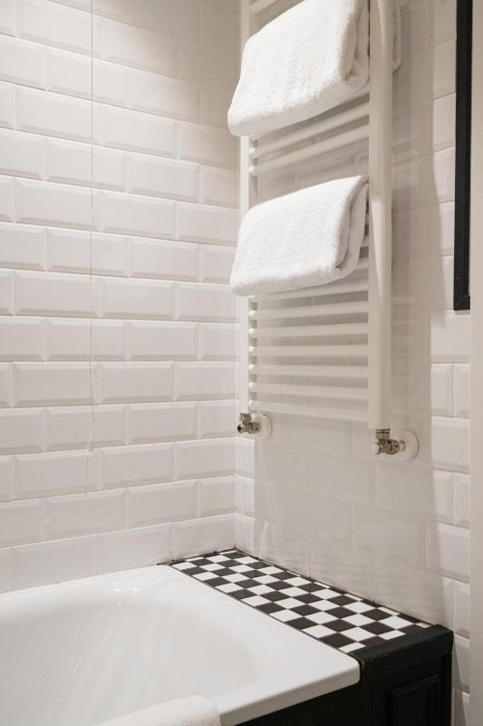 Classic Double or Twin Room image 4