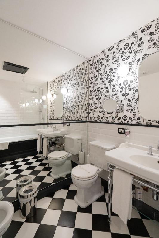 Classic Double or Twin Room image 2