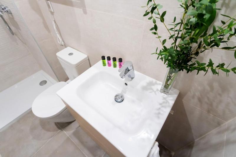 Apartamentos Blume Conde Aranda - image 3