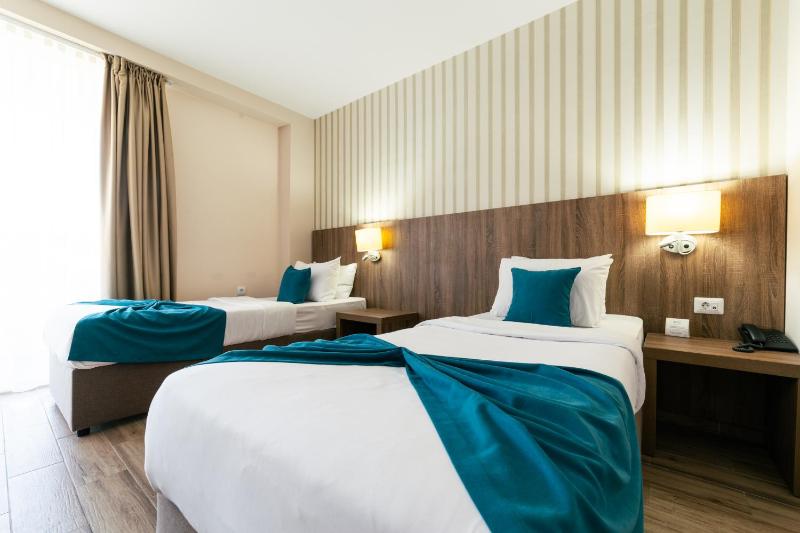 Double Room with Sea View image 4