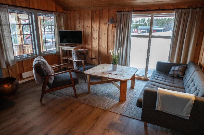 Two-Bedroom Cottage image 4