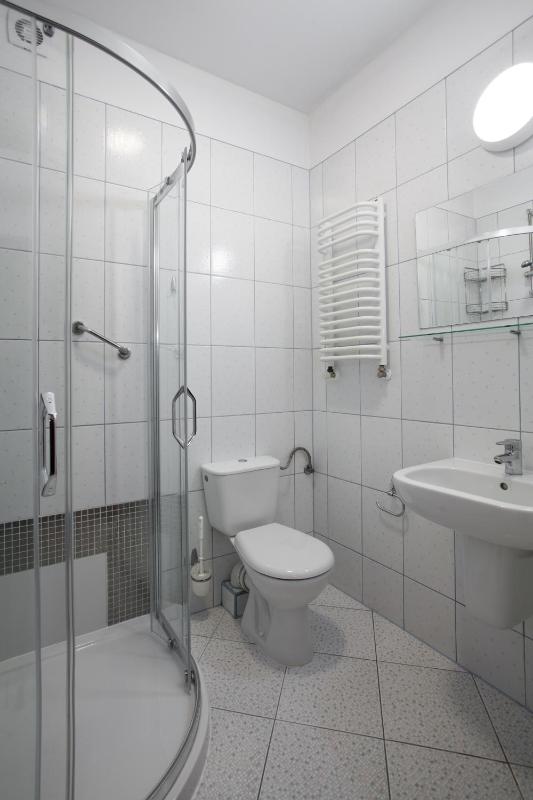 Twin Room image 3