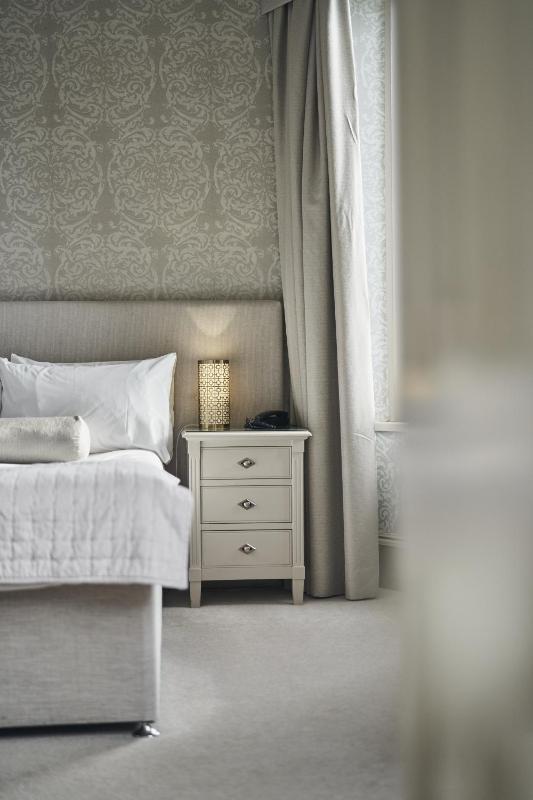 Deluxe Double Room with Balcony image 4