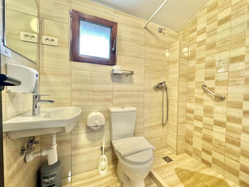 Single Room image 3