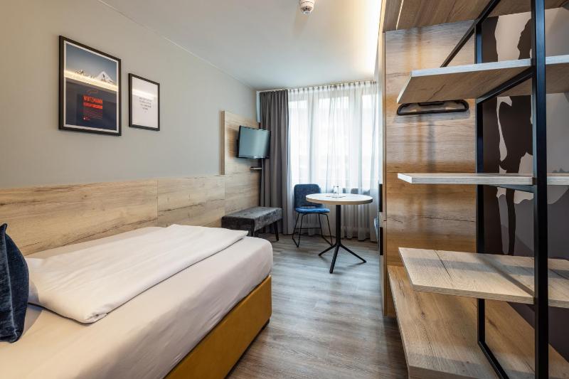 Single Room image 4