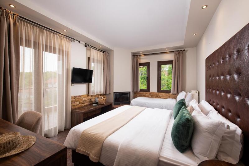 Executive Triple Room image 1