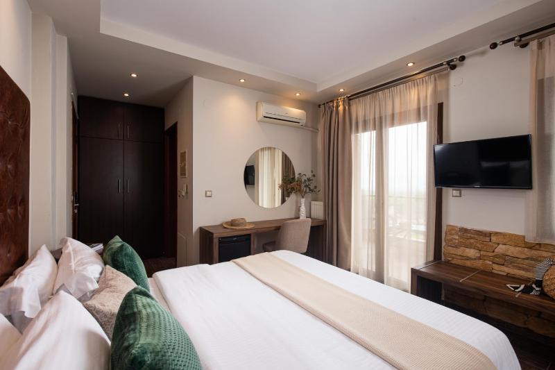 Executive Triple Room image 3