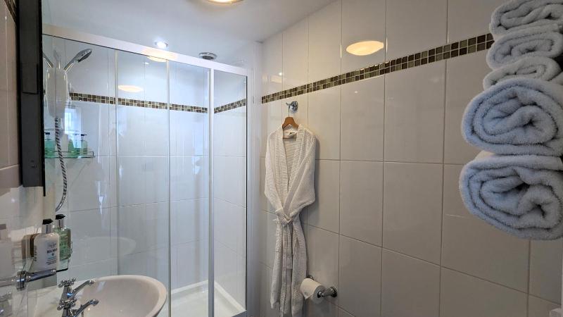 Superior Double or Twin Room with Garden View image 3
