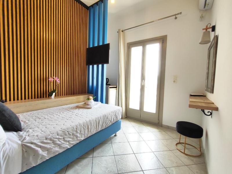 Single Room with Side-Sea View image 1