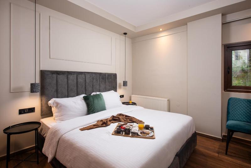 Economy Double Room image 1