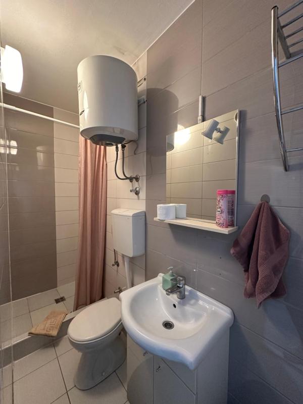 Double Room image 4