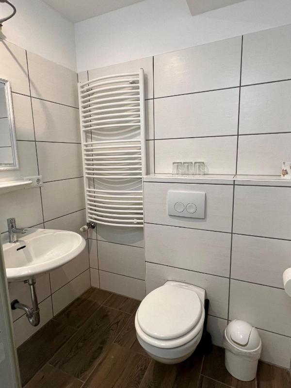 Double or Twin Room image 3