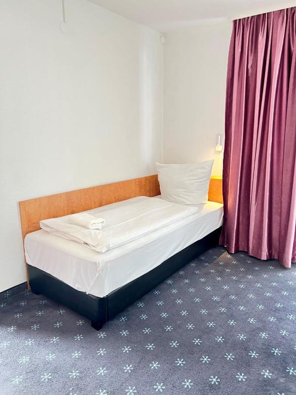 Single Room image 1