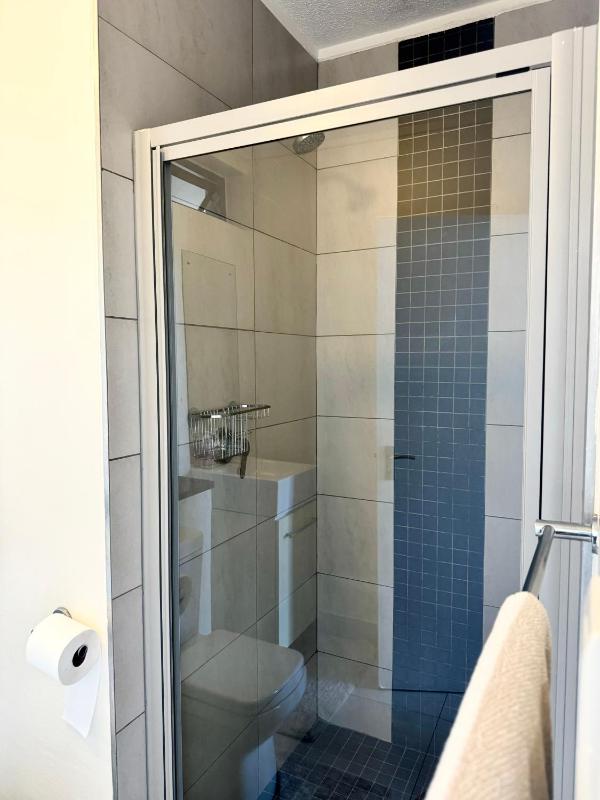 CBD Studio Apartment - image 7