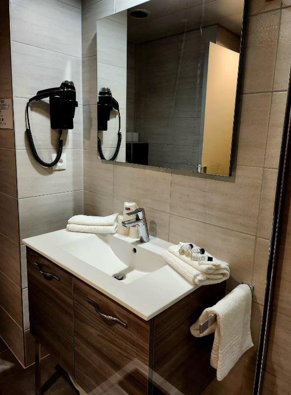 Comfort Triple Room image 3