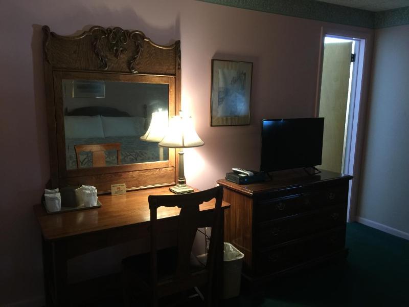 Queen Room image 1