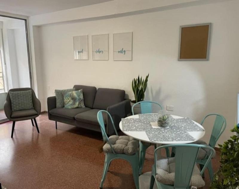 Modern flat only 300m from the beach Images