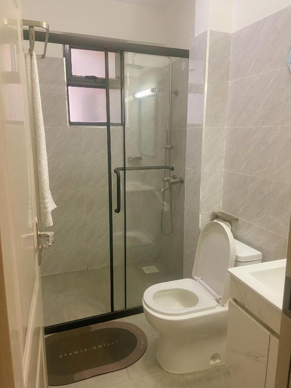 3 bedroom ensuite apartment Lavington - image 15