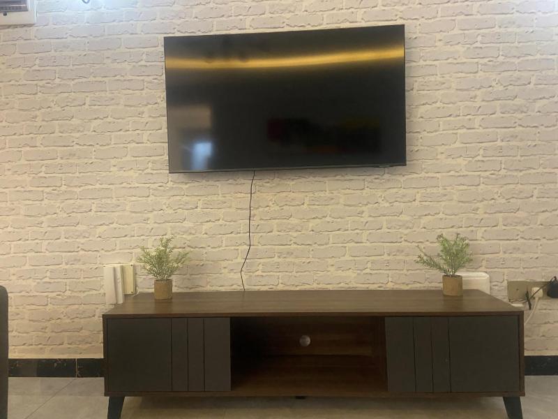 3 bedroom ensuite apartment Lavington - image 12