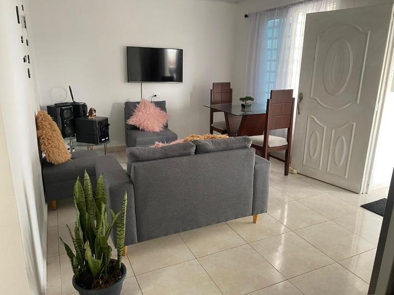 Hermoso apartamento con terraza - image 1