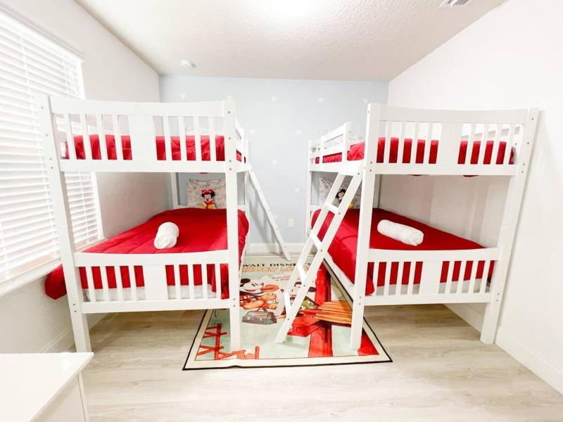 Luxury Orlando Retreat Just 6 Miles from Disney - image 2