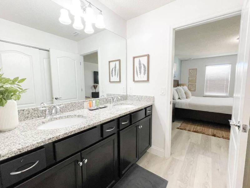 Luxury Orlando Retreat Just 6 Miles from Disney - image 42