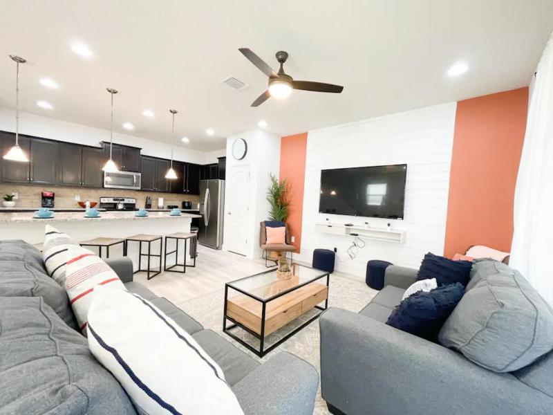Luxury Orlando Retreat Just 6 Miles from Disney - image 37