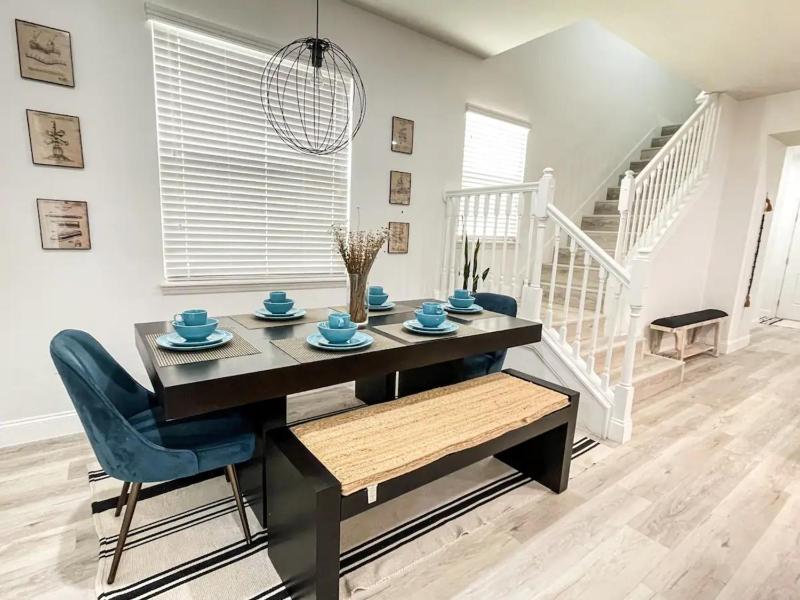 Luxury Orlando Retreat Just 6 Miles from Disney - image 15