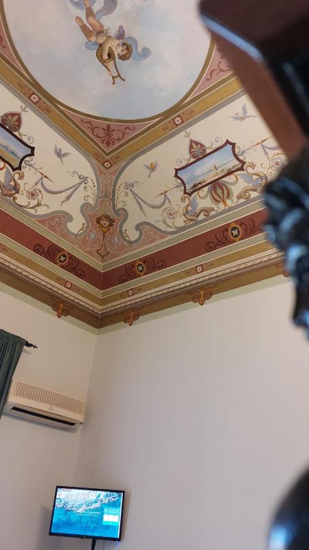 Golden house - image 35