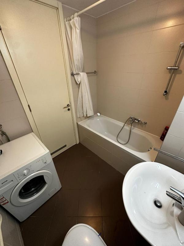 One-Bedroom Apartment image 3