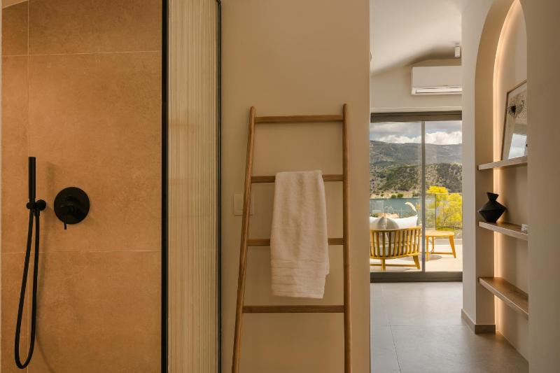 Veranda Suite - image 17