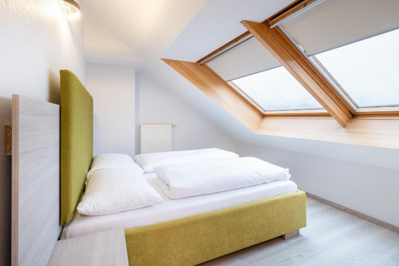 Standard Triple Room image 3