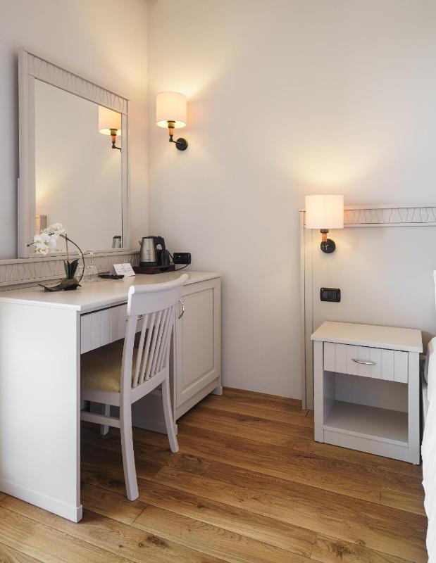 Superior Double or Twin Room image 1