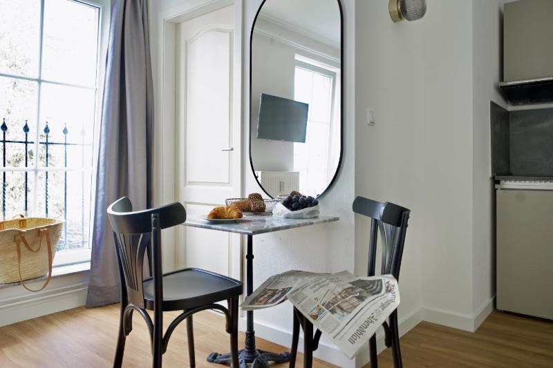 Double Room image 4