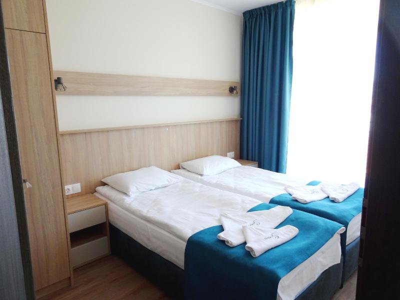 One-Bedroom Apartment image 4