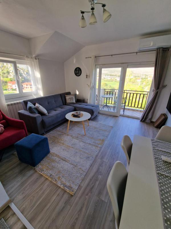 One-Bedroom Apartment image 1