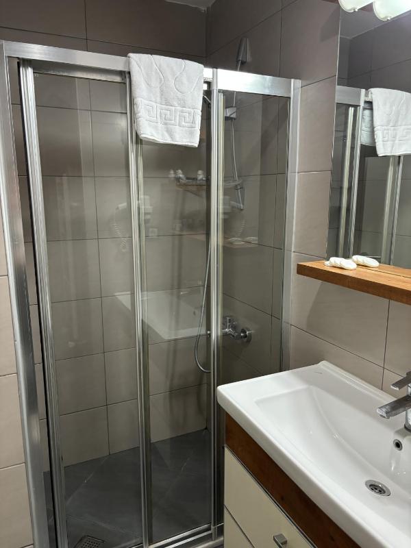 Superior Family Room image 3