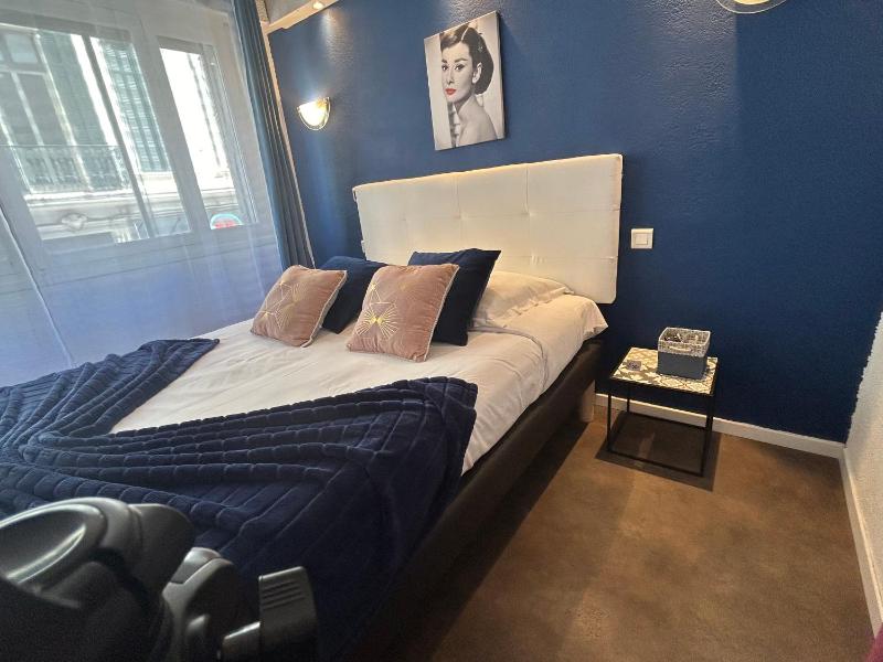 Small Double Room image 3