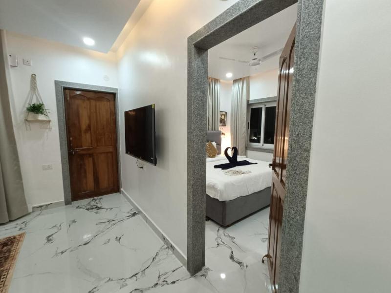 STAY & EXPLORE - Luxury Pool view 1 BHK with bathtub near Calangute Baga Beach - image 17