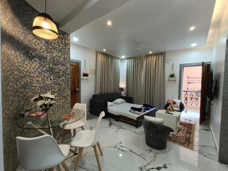 STAY & EXPLORE - Luxury Pool view 1 BHK with bathtub near Calangute Baga Beach - image 36