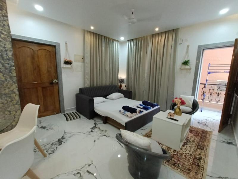 STAY & EXPLORE - Luxury Pool view 1 BHK with bathtub near Calangute Baga Beach - image 6