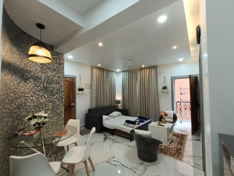STAY & EXPLORE - Luxury Pool view 1 BHK with bathtub near Calangute Baga Beach - image 40