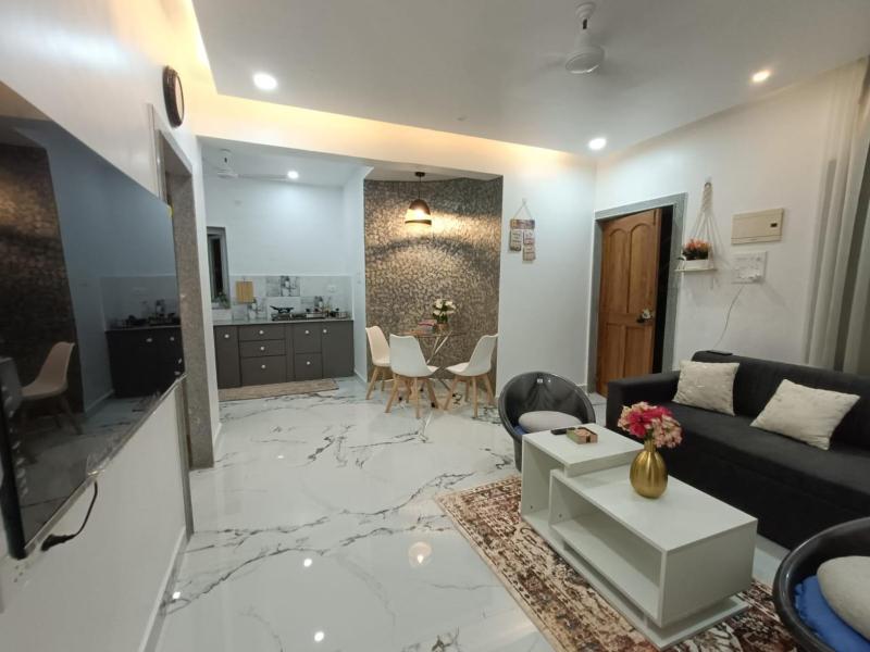 STAY & EXPLORE - Luxury Pool view 1 BHK with bathtub near Calangute Baga Beach - image 2