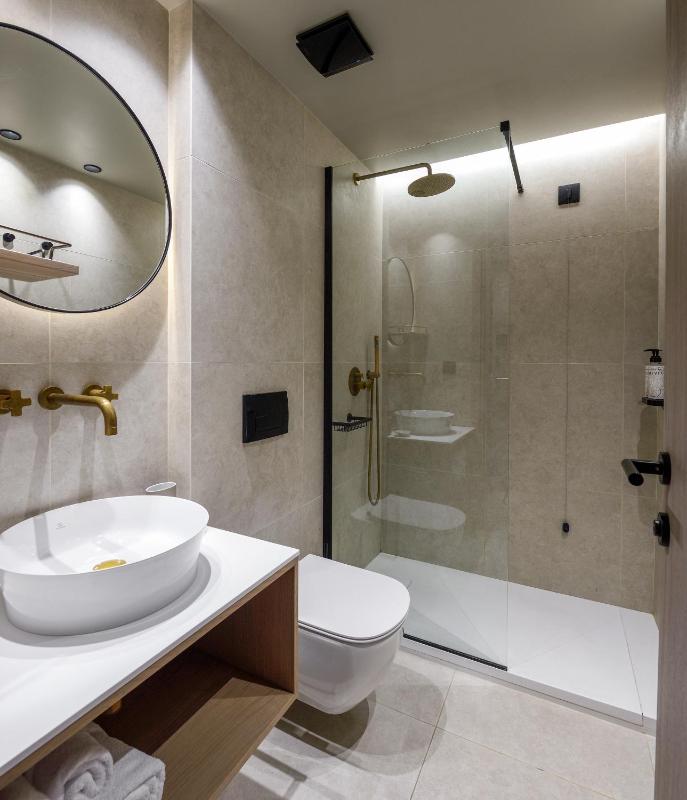 Superior Double Room with Balcony and Square-Liston View image 2