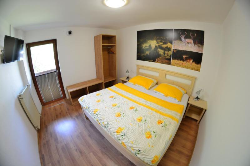 Family Two-Bedroom Apartment with View image 4