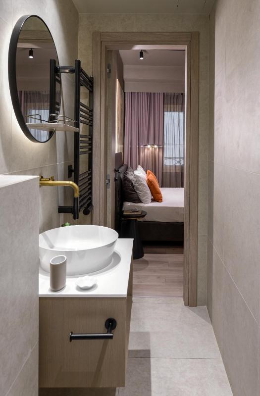 Double Room image 4