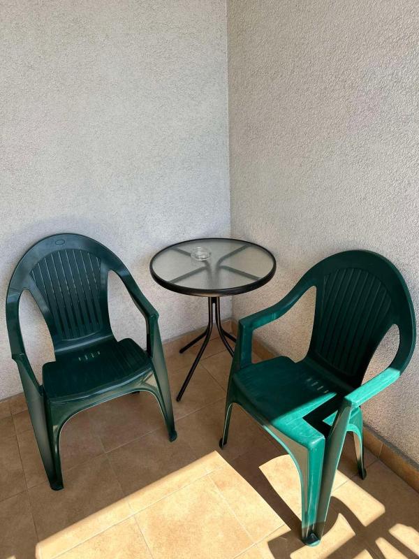 One-Bedroom Apartment image 1